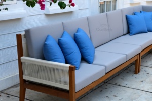 Sofá Moderno para Exteriores de Una Plaza con Estructura de Teca y Tejido de Ratán PE, Diseño Impermeable, Cojín Azul Claro para Hotel y Villa - Product Image 5