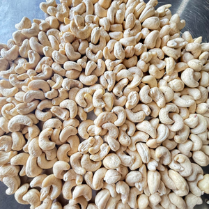 Fournisseur fiable Kaju Badam SANTIGO Noix de cajou W180 W240 W320 Noix de cajou séchées en vrac à bas prix - Product Image 1