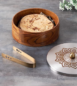 Caja de Roti de madera de moda con una tapa de metal en tono cobre y pinzas a juego. Disponible a precios mayoristas - Product Image 3