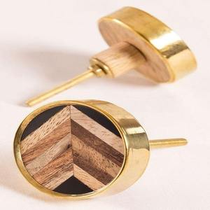 Boutons d'armoire inspirés de l'art moderne en résine et en bois pour tiroirs, portes, armoires et placards avec détails artisanaux - Product Image 6