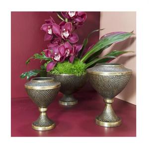 Vase en métal à motif élégant avec plusieurs finitions, parfait pour la décoration intérieure et la décoration d'événements, fabriqué à la main en Inde - Product Image 1