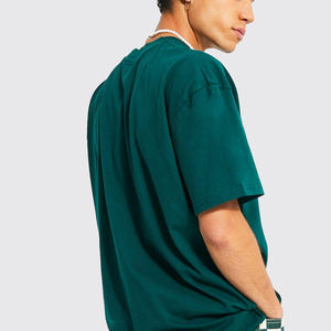 Camiseta Oversize Moderna para Hombre con Estilo Urbano y Tela Ligera para el Verano - Product Image 2
