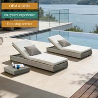 Chaise longue de jardin en rotin réglable pour hôtel, OEM/ODM, en rotin PE, avec cadre en aluminium, résistante à l'eau, pour bord de piscine