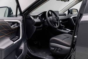 SUV Toyota RAV4 Style Plus 2.0L 4 cilindros FWD 2025 Negro Impecable, Usado Certificado con Bajo Kilometraje (12.5 km/h) Listo para Enviar - Product Image 3