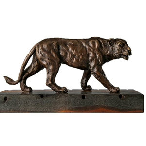 Adorno de escultura de animal Vintage para Decoración de mesa de hotel en casa uso escultura de adorno de metal en precio al por mayor - Product Image 1