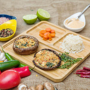 Assiette de service en bambou à 3 compartiments - Product Image 4