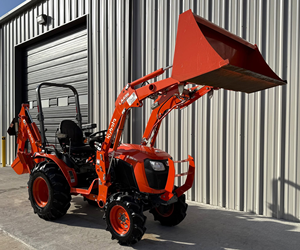 Tracteur-pelleteuse Kubota B2601 2022, 73 heures d'utilisation, avec chargeur frontal et godet, polyvalent pour l'agriculture et la construction, mini-tracteur compact 4x4 - Product Image 6