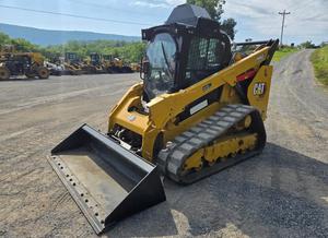 Chargeuse compacte sur chenilles CATERPILLAR 259D3 avec cabine EROPS, chauffage et climatisation, écran avancé avec caméra, hydraulique auxiliaire à haut débit - Product Image 4
