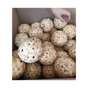 Bola Redonda de Ratán 100% Hecha a Mano, Natural y Ecológica, 10 cm de Diámetro - Bolas de Cáscara de Ratán para Fútbol o Decoración - Product Image 1