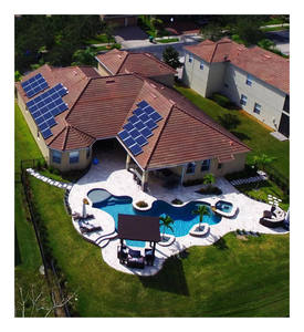 Kit de Tejas Solares de 1 Kilovatio con Inversor, Cables, Conectores y Accesorios de Montaje para Techos Residenciales - Product Image 1