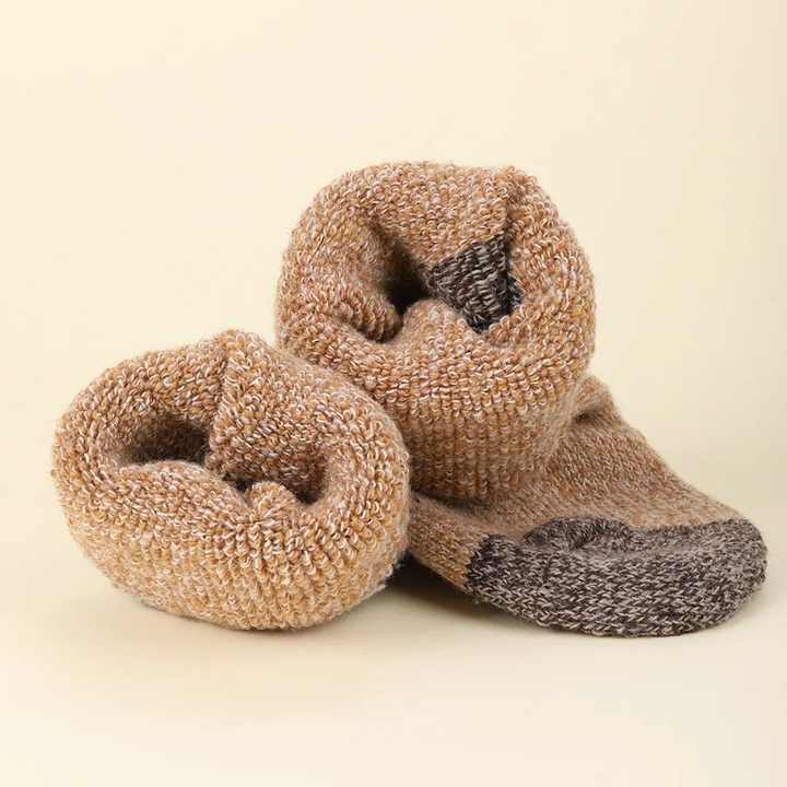 Wholesale Men's Soft Breathable Combed Cotton Socks 98% Cotton Free Size Autumn Knitted Logo Black Brown Business Style Youth
