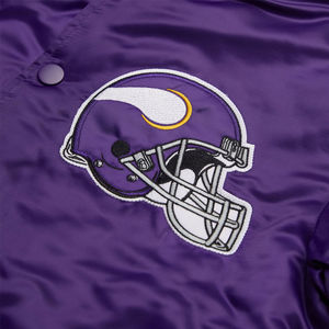 Veste en satin Viking de qualité supérieure personnalisable pour un style de fan ultime, veste en satin Vikings, vêtements de fan de la NFL, veste d'esprit d'équipe - Product Image 2