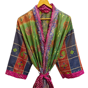 Túnica India Floral Seda Sari Kimono Vintage Sari Robe Suave Playa Fiesta Vestido Indio Hecho A Mano Seda Kimono - Product Image 1