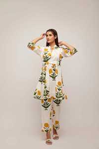 Conjunto único y elegante de Co-ord Kurta para fiesta de noche Kimono Kaftan Tassel Tie Neck Venta caliente para Resorts Fiestas Natural Tallas grandes - Product Image 4