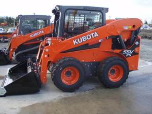 Chargeuse compacte Kubota SSV-75 d'occasion, livraison rapide, qualité supérieure, prête pour des travaux lourds avec des performances élevées - Product Image 2