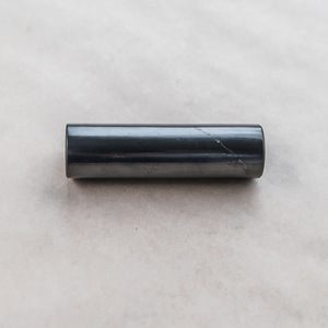 Cylindre en shungite poli 3,94*1,2 po (10*3 cm) - Product Image 3