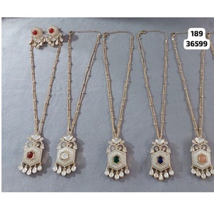 Collier pendentif Kundan multicouche de créateur de qualité supérieure idéal pour les regards de mariée lourds disponibles au meilleur prix - Product Image 2