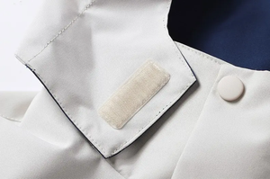 Veste coupe-vent d'extérieur à capuche zippée en toile imperméable écologique respirante avec logo personnalisé pour l'hiver de qualité supérieure pour hommes - Product Image 4