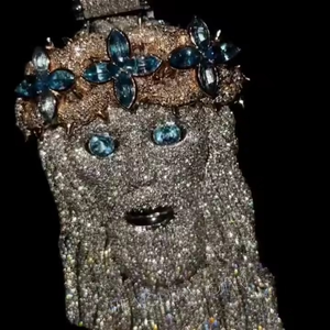 Pendentif en diamant d'approvisionnement en gros Cadeau de bijoux délicats et modernes pour le style chic de tous les jours disponible au prix d'exportation - Product Image 1