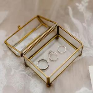 Boîte de terrarium en verre et en laiton en forme de diamant Produit le plus vendu fabriqué à la main à partir de matériaux de haute qualité pour la décoration de la maison et du bureau - Product Image 5