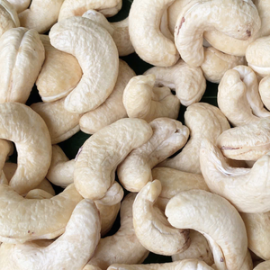 Nueces de Anacardo Crudas de la Mejor Calidad, Nueces de Anacardo WW180, WW240, WW320, LP W180, Exportación al por Mayor a Dubái, UE, Medio Oriente - Product Image 1