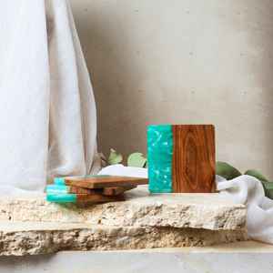 Posavasos de madera de resina epoxi de Color azul sombreado blanco con aspecto de océano, posavasos de madera de resina de tendencia de la mejor calidad con estilo - Product Image 1