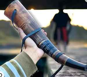 Jarra Vikinga Hecha a Mano de Cuerno de Búfalo Ecológica, Pulida Naturalmente para Cerveza, Hidromiel y Regalos, Artesanía HA - Product Image 2