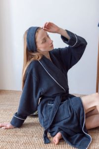Bata de Baño para Mujer con Cuello Chal, Manga Larga y Bolsillos, para Hotel, Spa y Hogar - Product Image 2