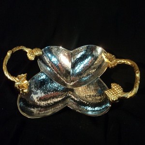 Finition couleur argent Texture martelée polie brillante Bol de service en métal de qualité supérieure avec poignées de feuilles plaquées or - Product Image 5