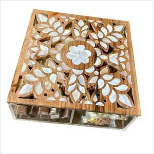 Caja de Regalo Especial para Celebraciones de Ramadán y Eid, Caja de Almacenamiento de Dulces de Acrílico Transparente Premium con Tapa de Madera Pulida - Product Image 1