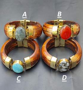 Brazalete de Hueso, Estilos Modernos, Joyería de Moda, Diseño Vintage, Brazalete con Incrustaciones de Hueso y Cierre de Latón, Diseño Único para Regalo de Boda o Uso en Fiestas - Product Image 3