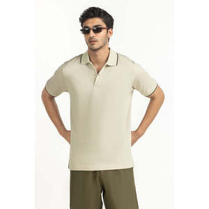 Polo 100 % polyester avec col brodé foncé, coupe classique, respirant et infroissable, motif uni, haute qualité - Product Image 4