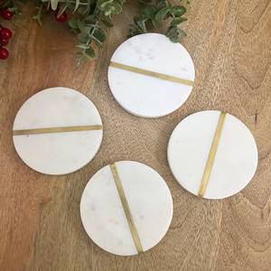 Posavasos Redondos de Mármol Blanco con Incrustaciones Metálicas de 4.5 Pulgadas, Juego de 4 Hechos a Mano - Product Image 1