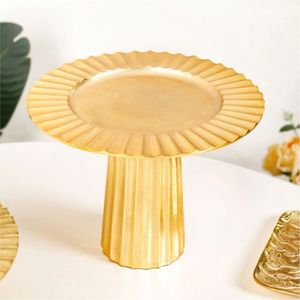 Support à gâteau rond en métal doré moderne avec bordure décorative en dentelle, lot de 3, présentoir à dessert empilable pour boulangerie et décoration intérieure - Product Image 5