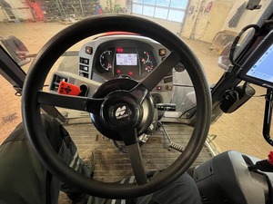 Tracteur agricole Kubota M6-121 d'origine, 123 CV |   Tracteur agricole diesel 4x4 pour usage commercial et à prix abordable - Product Image 4