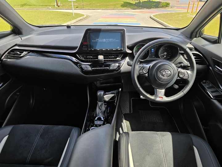 2024 for Toyota CHR Hybrid 4 Door 5 Seat Leather Automatic Transmission All-Wheel Drive Used Car with Right Steering