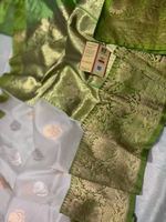 Sari en soie brodée |   Soie Katan pure de Banarasi avec travail de broderie Zari dorée |   Tenue ethnique indienne traditionnelle pour mariage d'été, séchage rapide