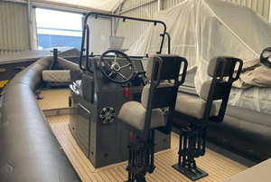 Bateaux à moteur multi-usages Tornados 8.5 de 2014, 9 m, 300 ch, propulsion directe, bateaux semi-rigides en fibre de verre, jet-boat, sport, loisirs, famille, aventure avec remorque - Product Image 5