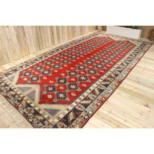 Alfombra Vintage de 8.7x17 pies, Alfombra Turca de Lana con Cuadros Rojos - Product Image 1