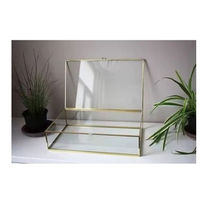 Boîte de rangement de bijoux design antique Boîte de rangement cosmétique de bijoux en métal et en verre pour la décoration de tables et le support de bijoux - Product Image 2