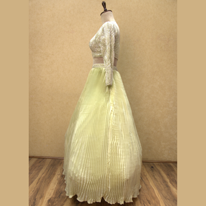 Lo último en Lehenga amarillo de manga completa con trabajo de Beats y bordado artesanal perfecto para todas las funciones a precio mayorista India - Product Image 3