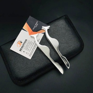 Pinzas para cejas de acero inoxidable con nombre de marca personalizado de alta calidad, aplicador sostenible, depilación, herramienta de belleza superior, Etiqueta Privada - Product Image 1