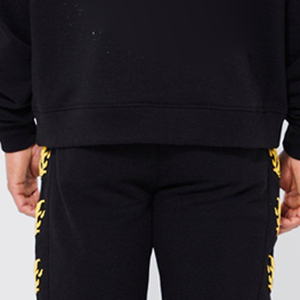 Sweat à capuche à manches longues et short pour hommes de la meilleure qualité Sweat à capuche et short respirants avec logo personnalisé et couleur courte - Product Image 6