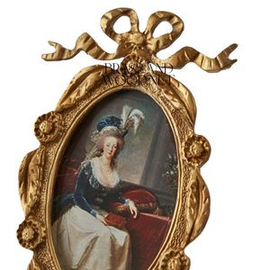 กรอบรูปทรงรีสามชั้นทำจากทองแดงโบราณงานศิลปะทองเหลืองทำด้วยมือพร้อมภาพวาดแนววินเทจดีไซน์คลาสสิกหรูหราสำหรับตกแต่ง - Product Image 2