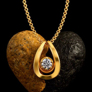 Pendentif en forme de larme en argent sterling 925 plaqué or vermeil, zircon, fait à la main, élégant, minimaliste, collier intemporel, cadeau de la Saint-Valentin pour - Product Image 1