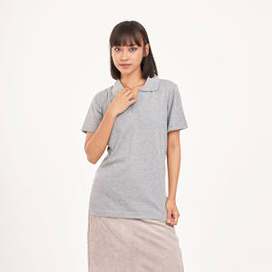 เสื้อวาฟเฟิลคอวีกันซึมผ้าโพลีเอสเตอร์สำหรับผู้ชายเสื้อโปโลแขนสั้นสีเทาปักธุรกิจระบายอากาศผลิตใน100% - Product Image 2