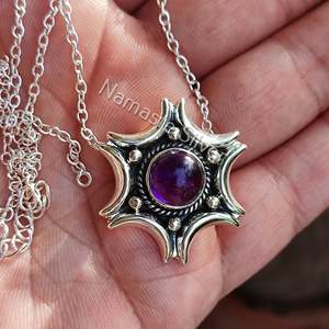 Colgante de Plata de Ley 925 con Amatista Natural, Collar Hecho a Mano con Amatista, Collar de Cristal, Piedra de Nacimiento de Febrero - Product Image 3