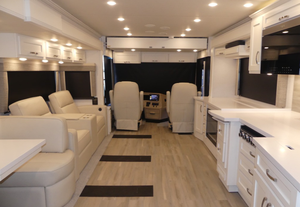 4UZACHFC6SCWE1965 Nouveau 2025 Luxe Classe A Camping-car Diesel Moteur Turbo Intérieur Spacieux avec Extension Coulissante - Product Image 3