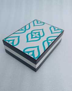 Boîtes sur mesure en incrustation de nacre et d'os exquises boîtes de rangement décoratives faites à la main avec des motifs floraux complexes pour les cadeaux - Product Image 6