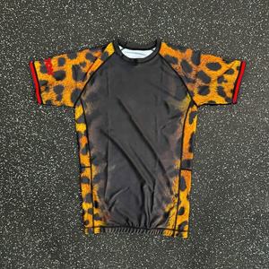 Chemises de compression à manches courtes pour hommes, personnalisées, très vendues, Rash Guard BJJ, Rash Guard imprimé sur toute la surface, fabriqué en polyester et élasthanne - Product Image 1